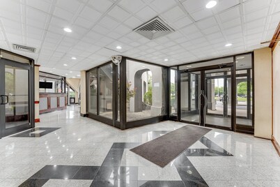 Red Carpet Inn & Suites
