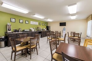 Free continental breakfast 