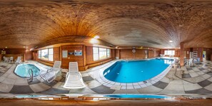 Indoor pool, sun loungers