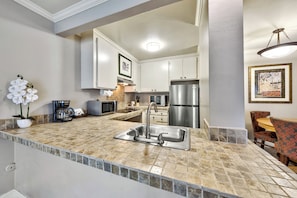 Deluxe Suite, 1 Bedroom (ADA) | Private kitchen | Microwave, coffee/tea maker
