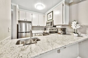 Microondas, cafetera/tetera