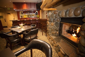 Bar (on property) at Forest Suites Resort at Heavenly Village