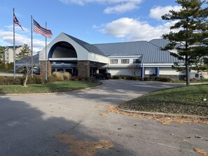 Exterior - Best Western Plus Miamisburg-Dayton Suites, Banquets & Hotel (Miamisburg)