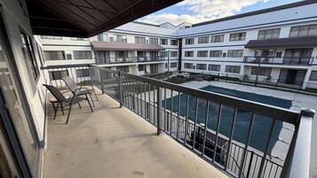 Suite, 1 King Bed, Non Smoking, Balcony (with Sofabed) | Hypo-allergenic bedding, in-room safe, desk, laptop workspace