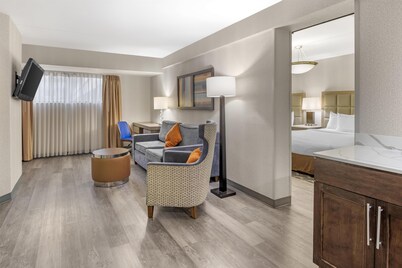 Best Western Plus Miamisburg-Dayton Suites, Banquets & Hotel