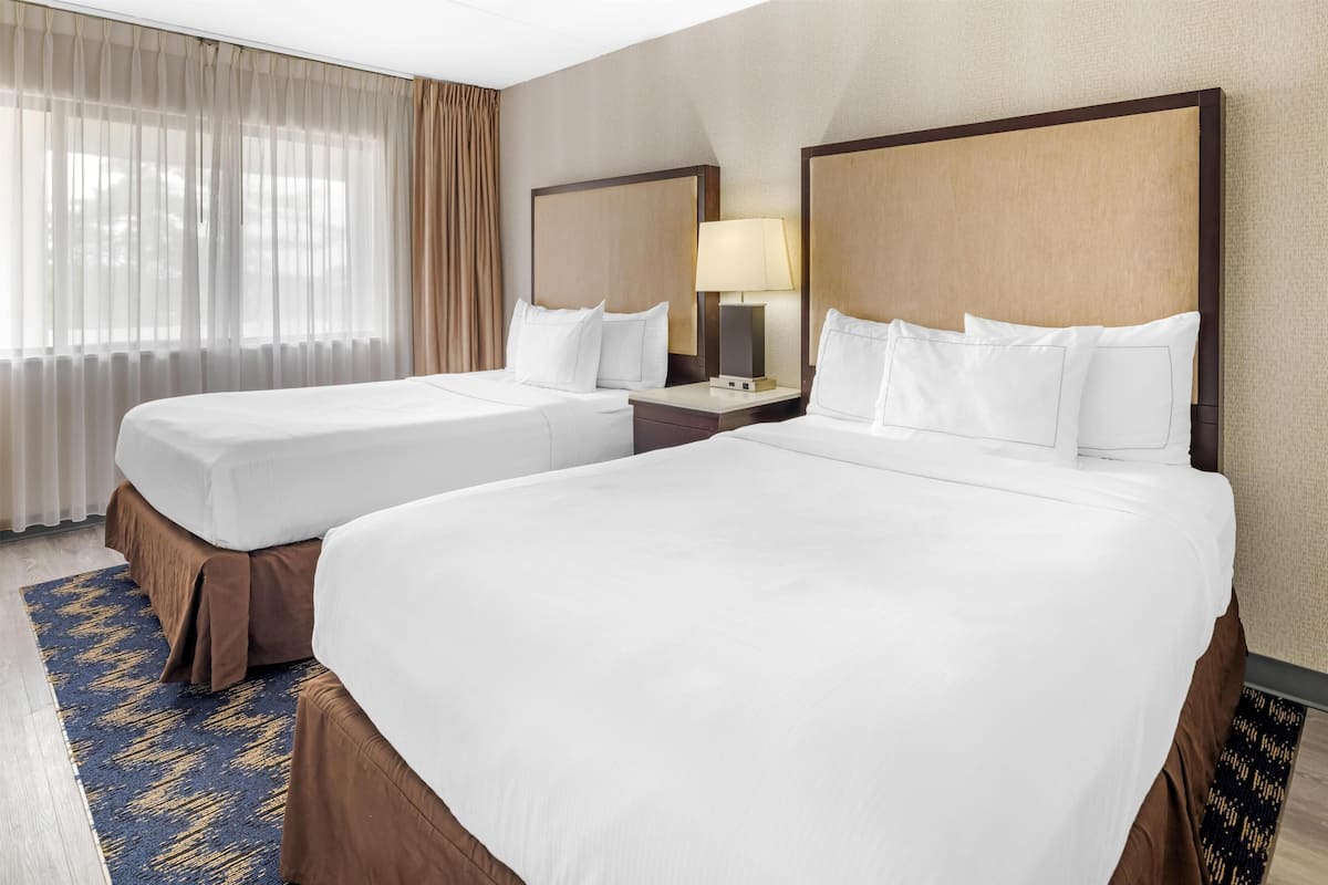 Suite, 2 Double Beds, Non Smoking (with Sofabed) | Hypo-allergenic bedding, in-room safe, desk, laptop workspace