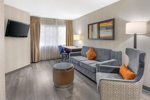 Suite, 1 King Bed, Non Smoking (with Sofabed) | Hypo-allergenic bedding, in-room safe, desk, laptop workspace - Best Western Plus Miamisburg-Dayton Suites, Banquets & Hotel (Miamisburg)