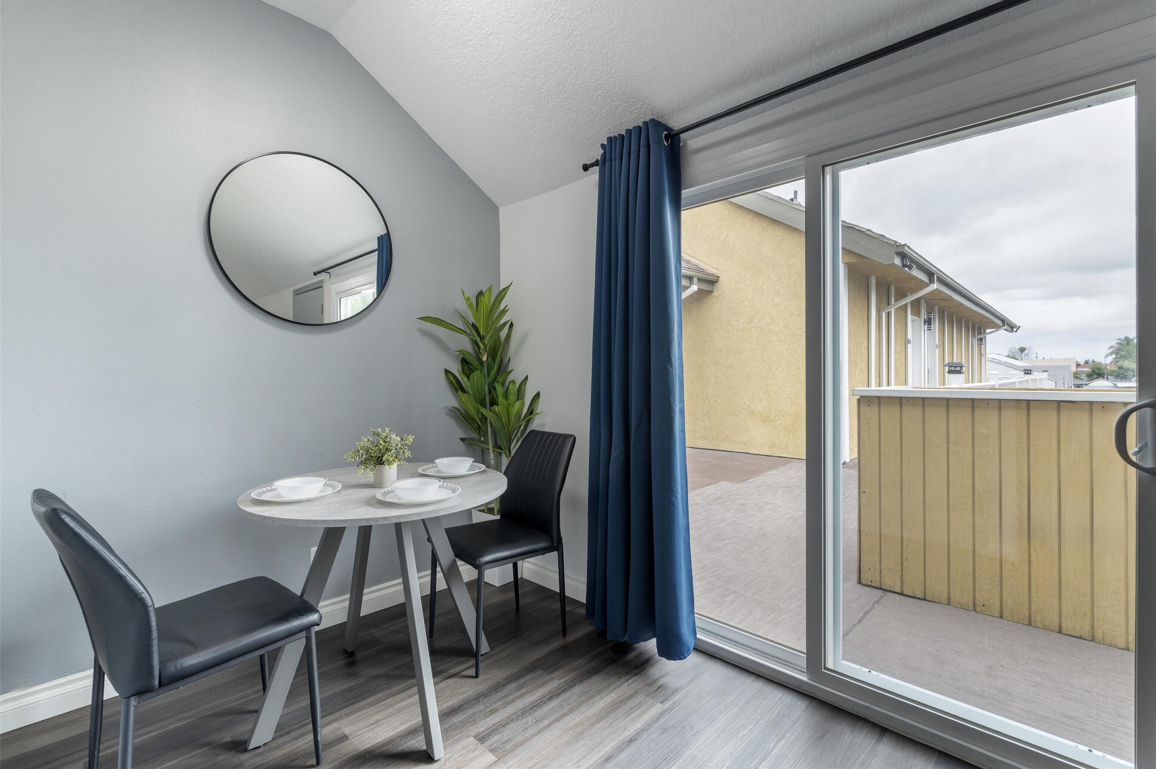 Executive Suite, 1 King Bed, Non Smoking | Down comforters, in-room safe, individually furnished, desk