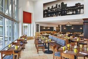 Daily buffet breakfast for a fee - Four Points by Sheraton Little Rock Midtown (Little Rock)