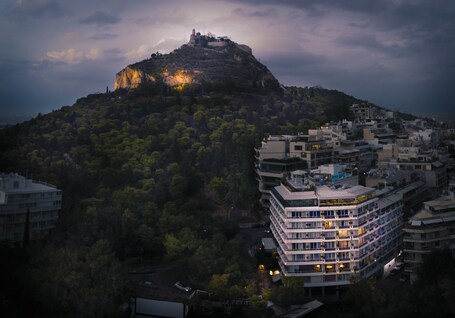 St George Lycabettus Hotel - Image 8