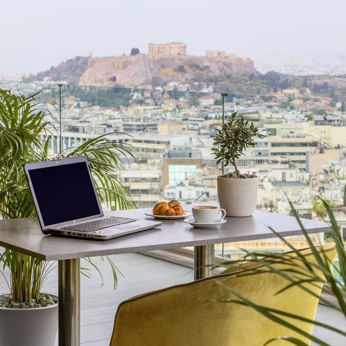 Daily buffet breakfast (EUR 22 per person)