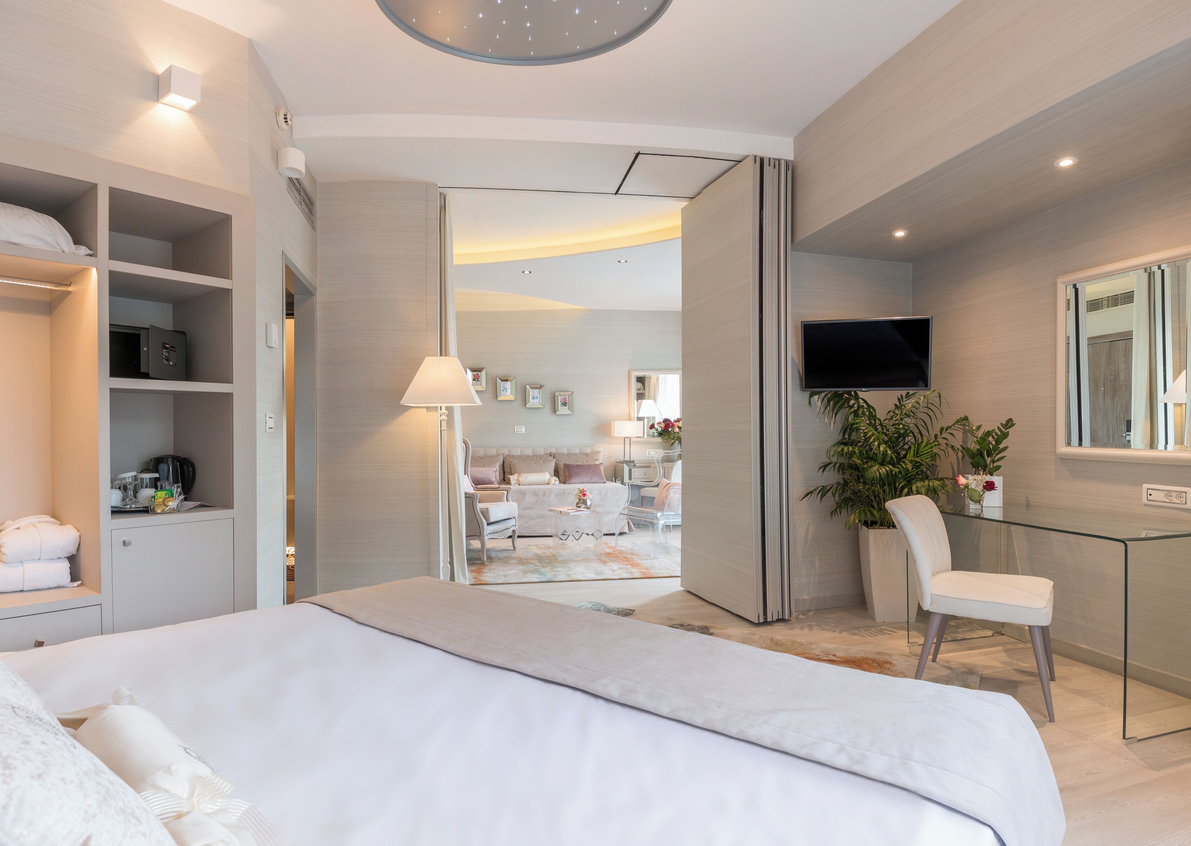 Premium bedding, minibar, in-room safe, desk