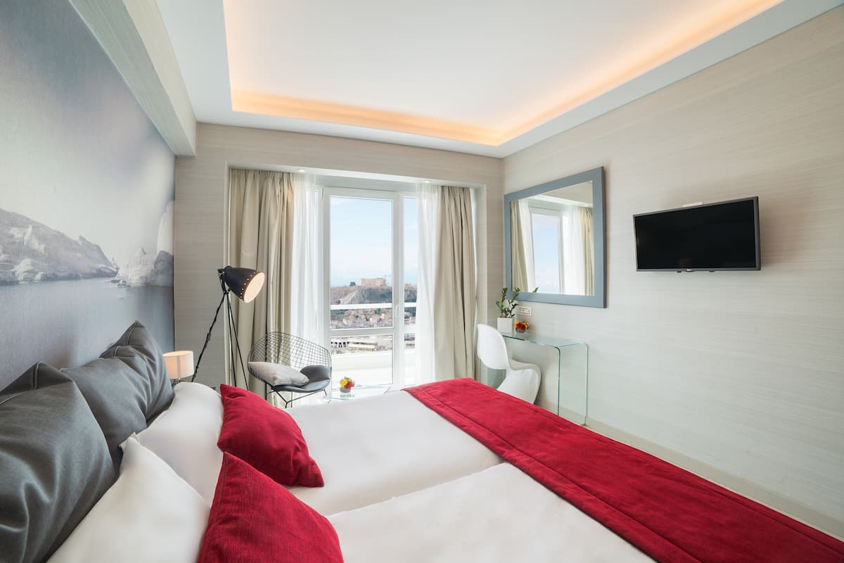 Premium Room with Private Balcony and Panoramic Acropolis View | Vue de la chambre