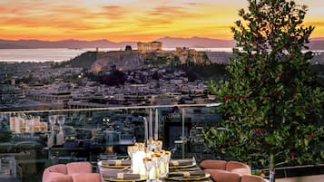 Frokost, lunsj og middag serveres, middelhavsretter