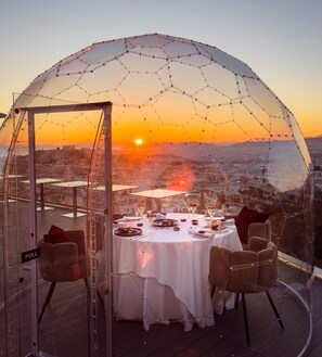 Breakfast, lunch, dinner and brunch served - St. George Lycabettus Lifestyle Hotel (Athens)
