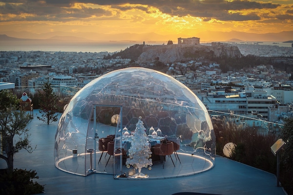 Breakfast, lunch, dinner served; Mediterranean cuisine