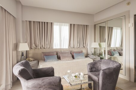 St George Lycabettus Hotel - Image 12