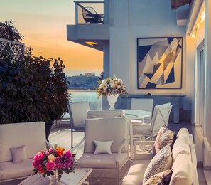 Frokost, lunsj og middag serveres, middelhavsretter 