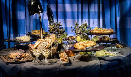 St George Lycabettus Hotel - Image 36