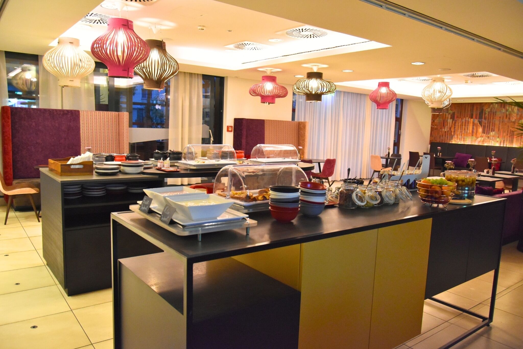 Tägliches Frühstücksbuffet (19 EUR pro Person)