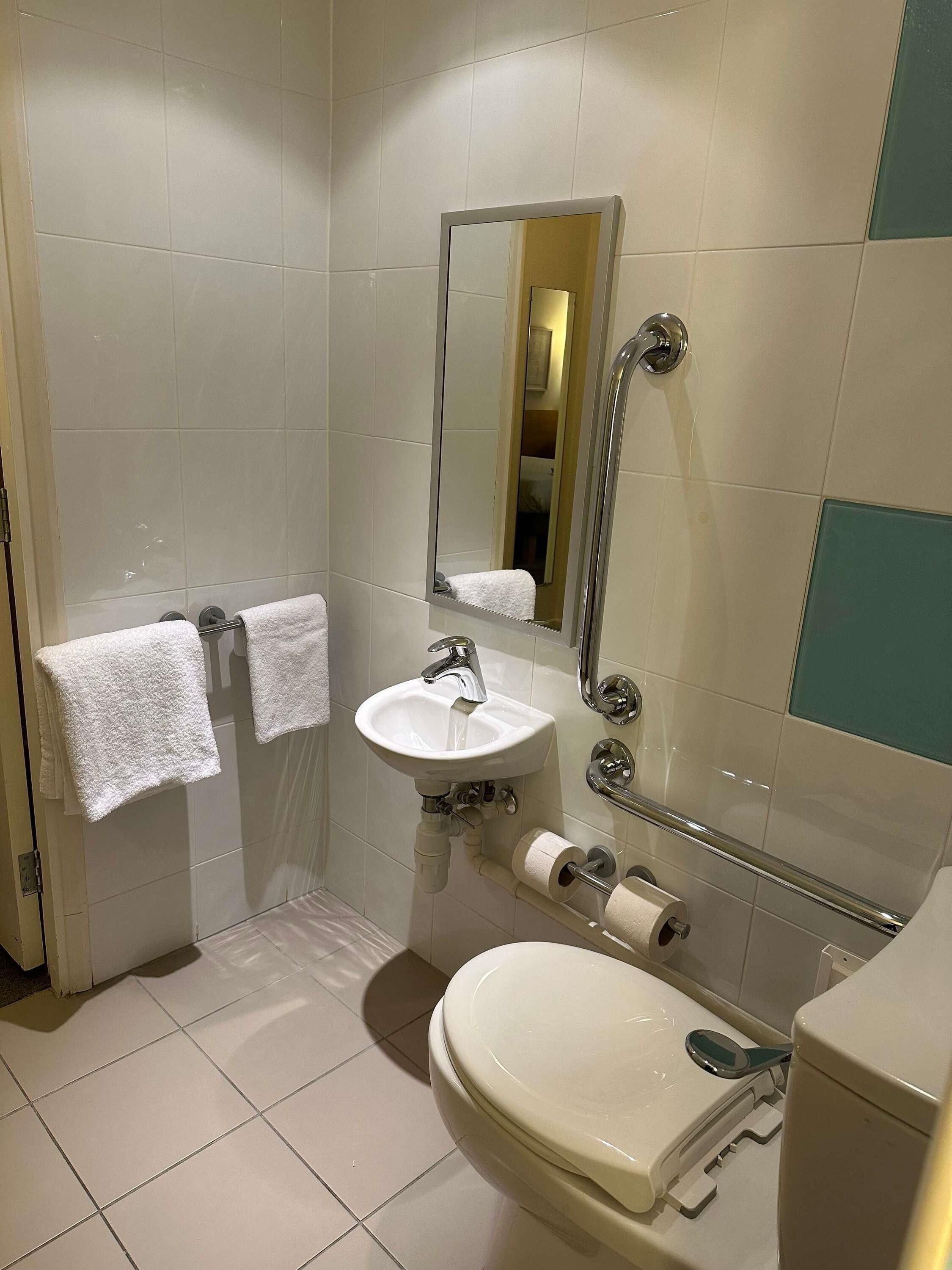 minibar, in-room safe, desk, laptop workspace