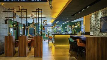 Café da manhã, almoço e jantar
