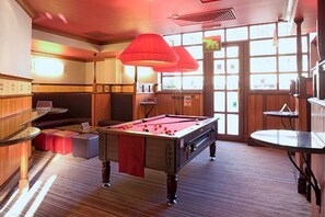 Bar (in der Unterkunft)