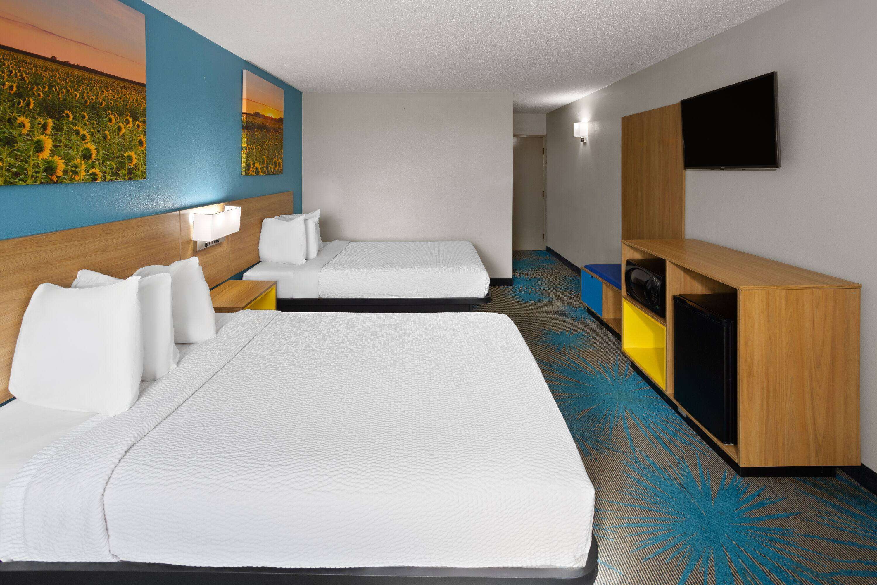 Photo - Days Inn & Suites by Wyndham Northwest Indianapolis