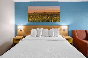 Desk, laptop workspace, iron/ironing board, free WiFi - Days Inn & Suites by Wyndham Northwest Indianapolis (Indianapolis)