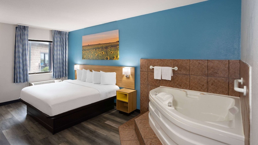 Days Inn & Suites by Wyndham Northwest Indianapolis