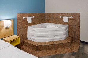 Jetted bathtub