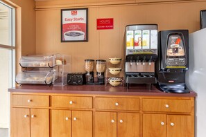 Free daily on-the-go breakfast  - Econo Lodge Charlottesville North - University Area (Charlottesville)