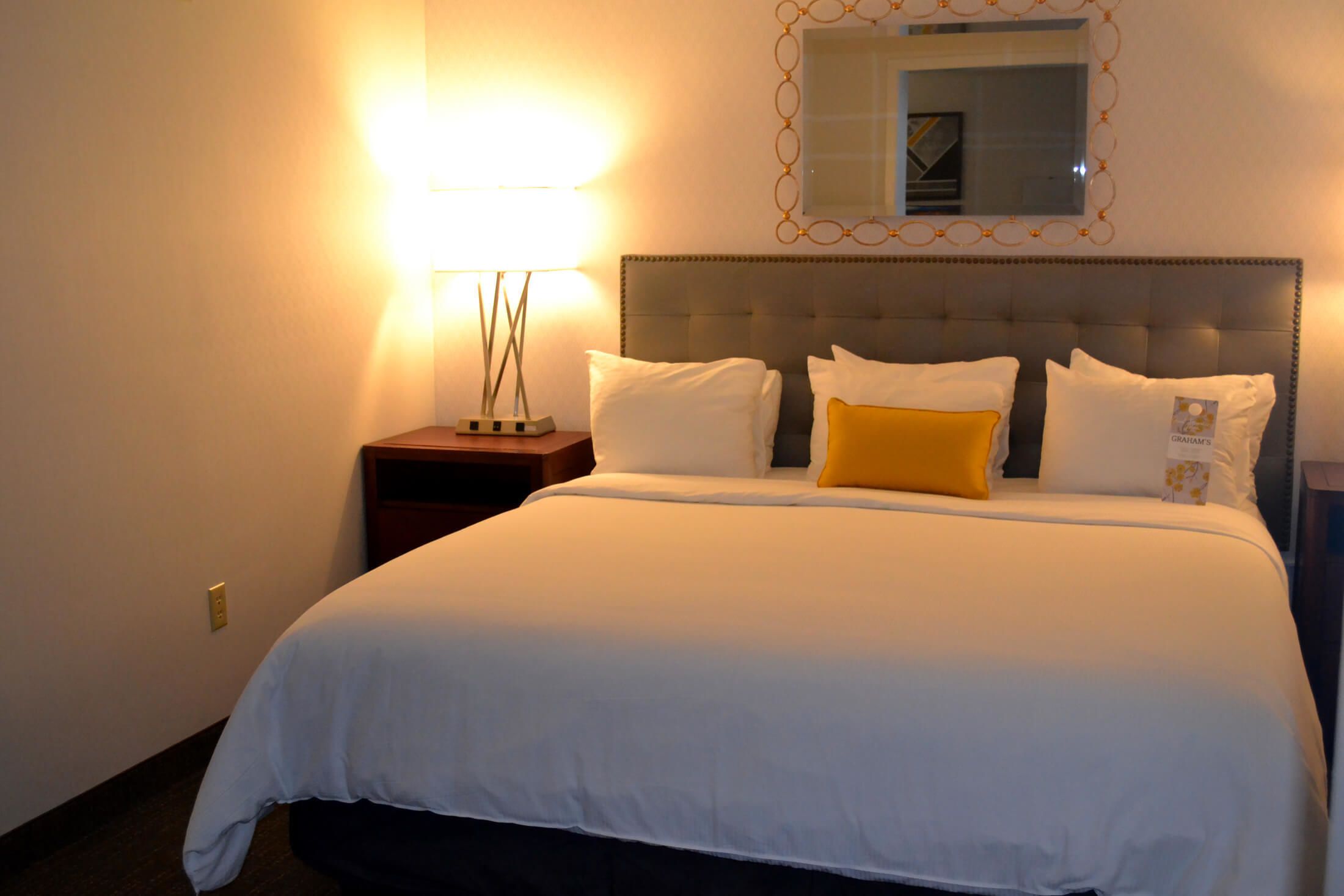 room, 1 king bed, accessible (wheelchair accessible classic king) | 1 bedroom, premium bedding, pillow-top beds, desk