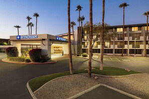 Exterior - Wyndham Phoenix Airport/Tempe (Tempe)