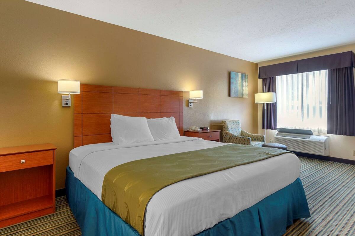 Premium bedding, pillow-top beds, in-room safe, desk