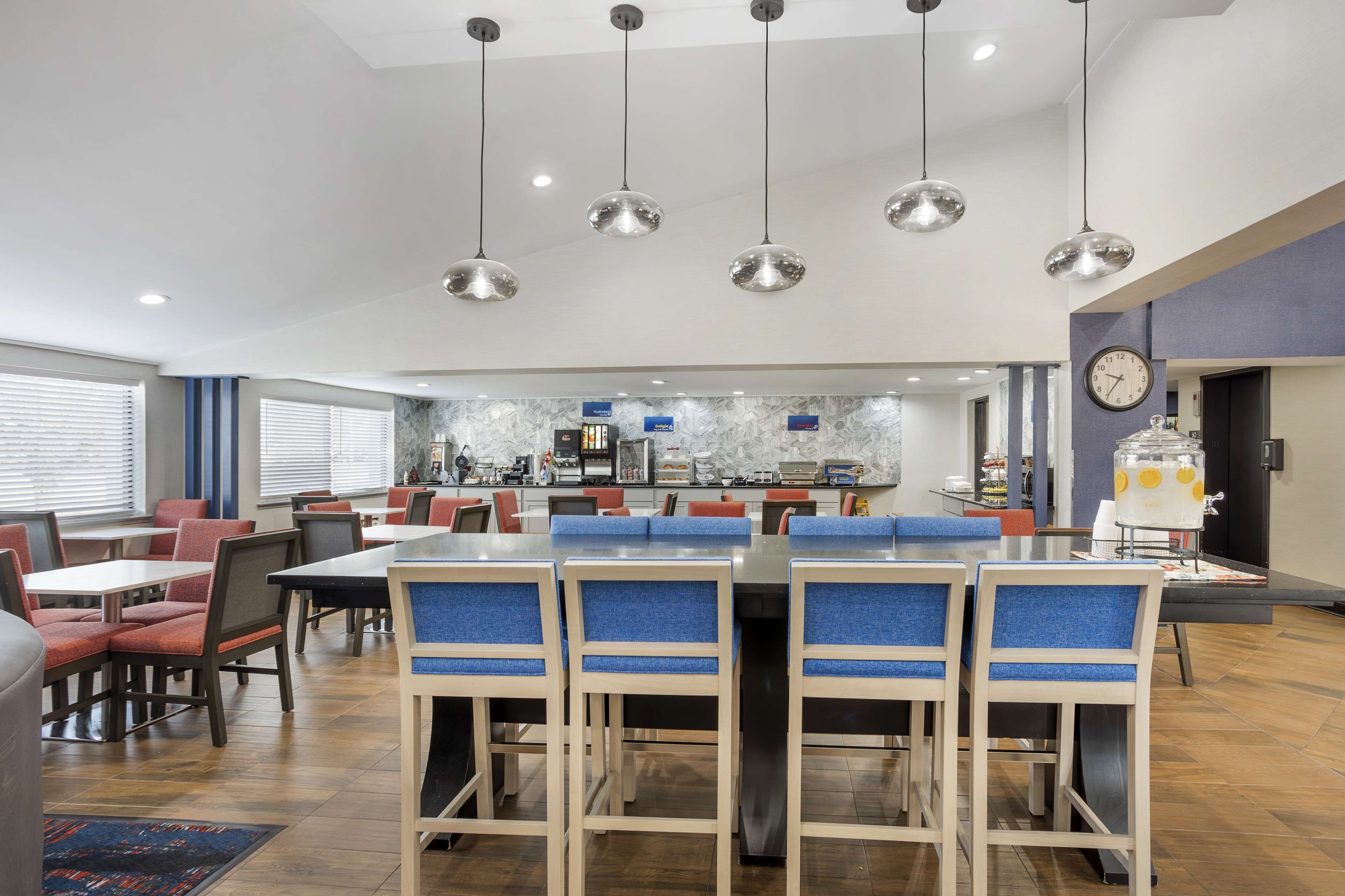 Free daily buffet breakfast