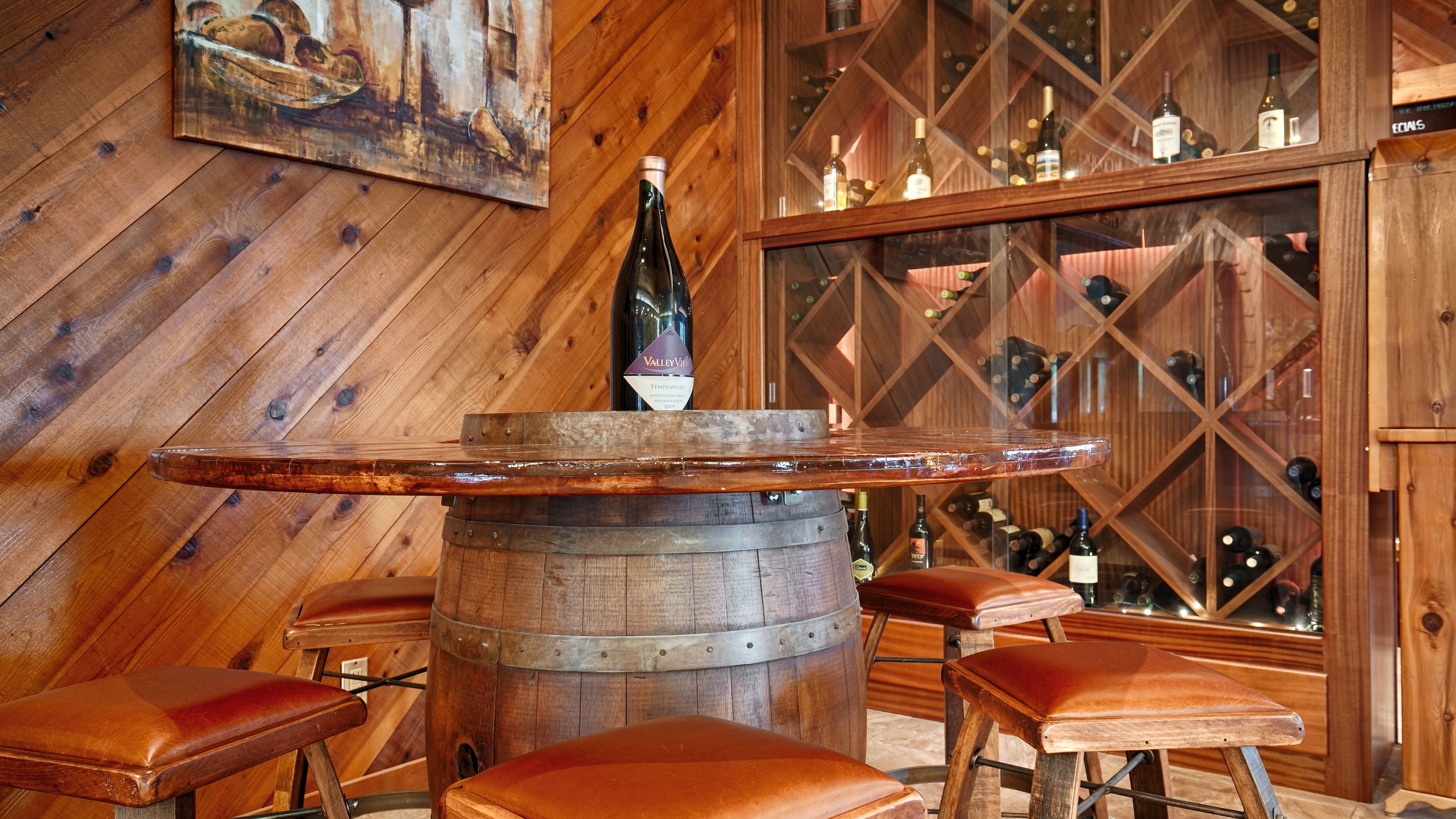 2 restaurants, breakfast, lunch, dinner served; american cuisine