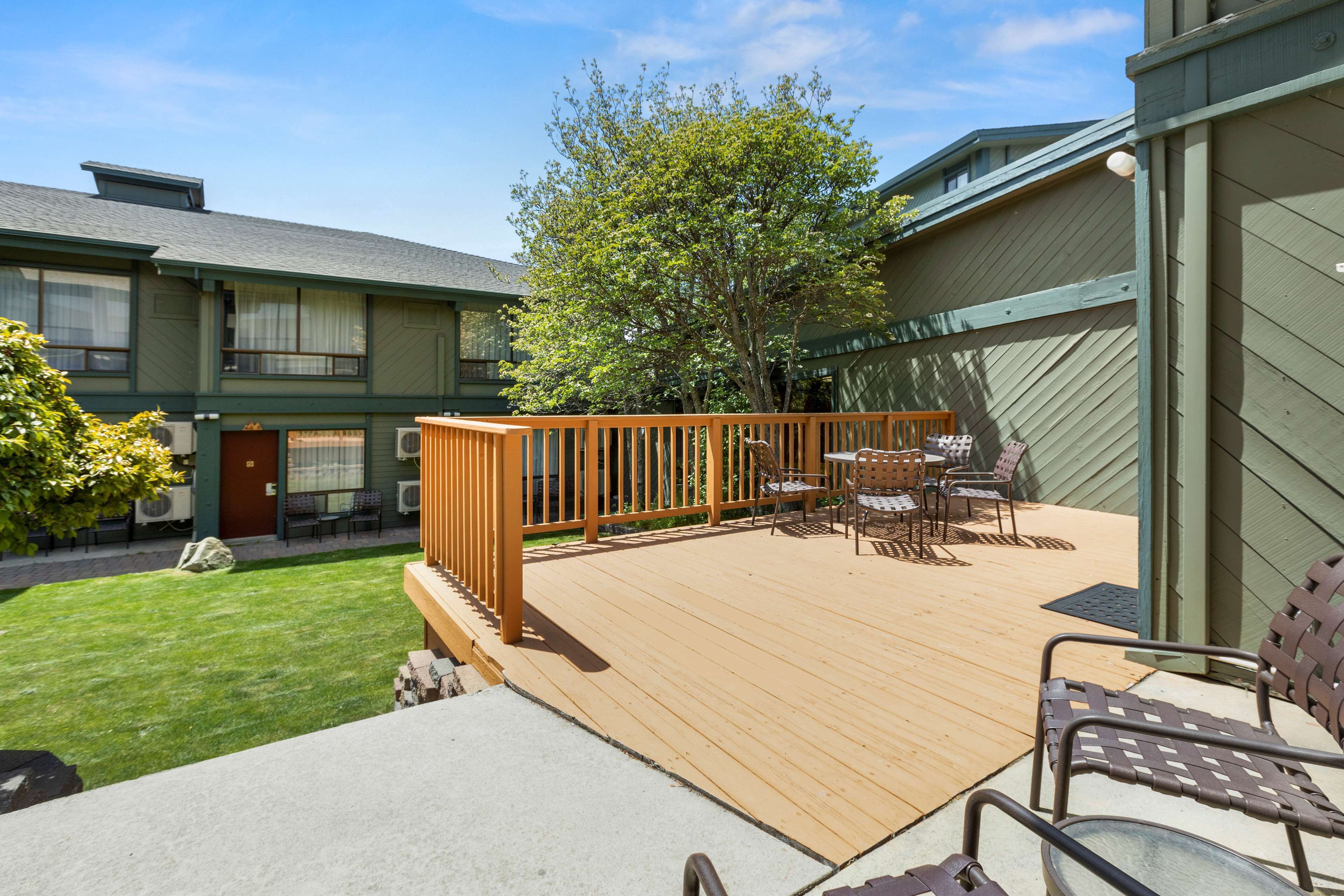 Standard Room, 1 King Bed, Accessible, Courtyard View | View from room