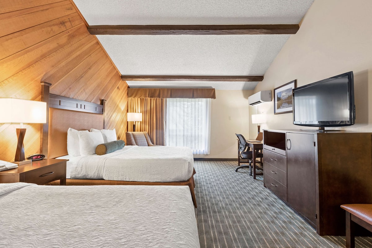 1 bedroom, premium bedding, pillow-top beds, desk