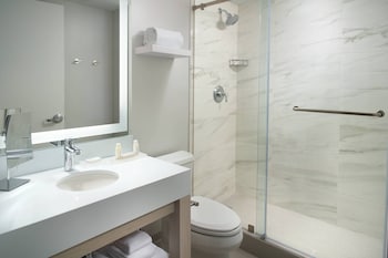 Bathroom amenities at Courtyard by Marriott Miami Coconut Grove