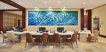 Hotel entrance and lobby at Cheeca Lodge & Spa