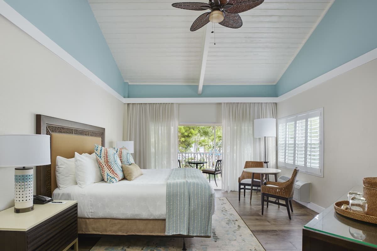 Premium bedding, in-room safe, desk, laptop workspace