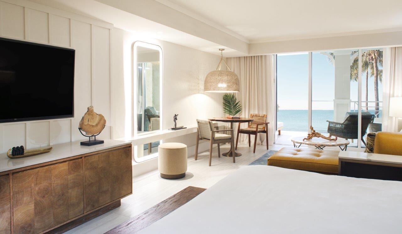 Premium bedding, in-room safe, desk, laptop workspace