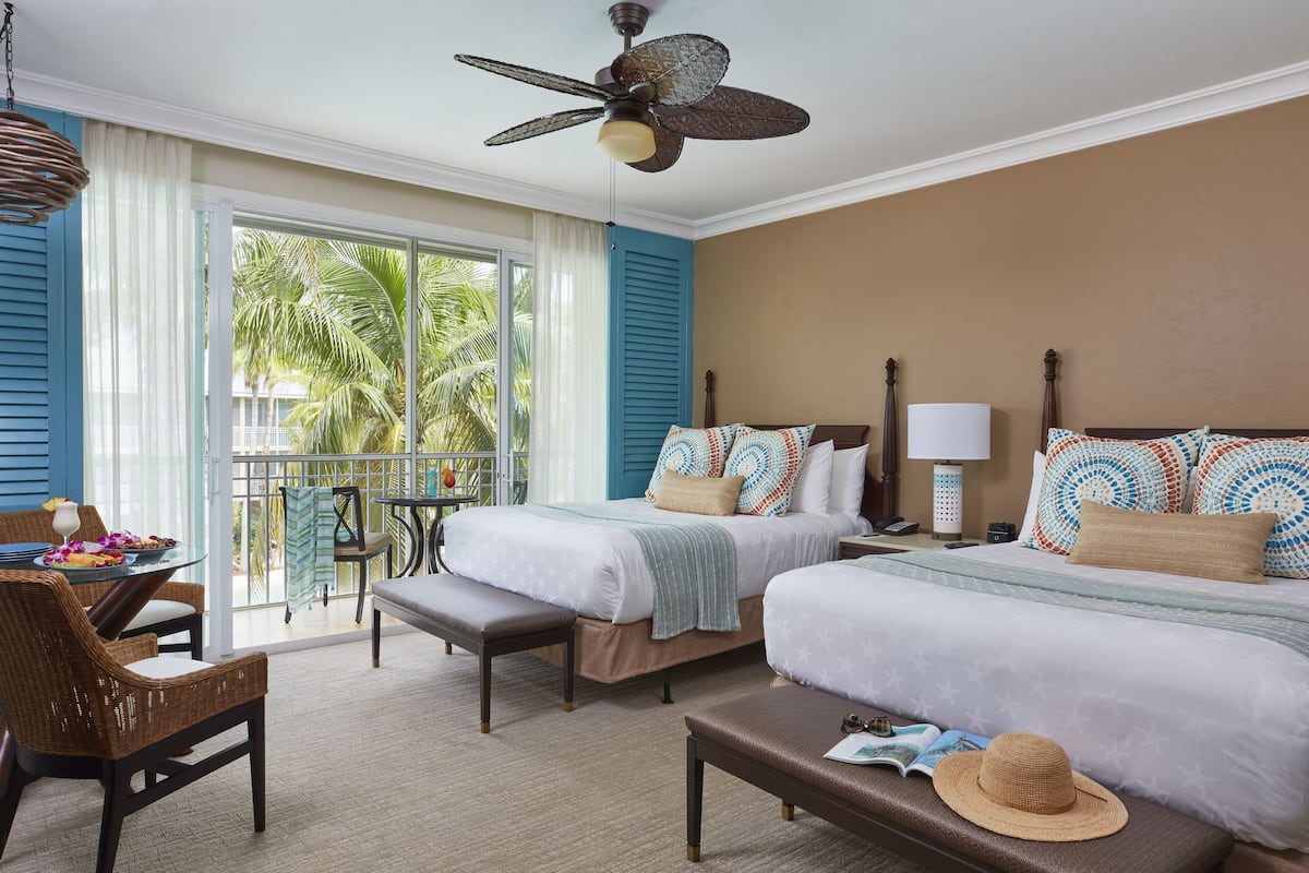 Premium bedding, in-room safe, desk, laptop workspace