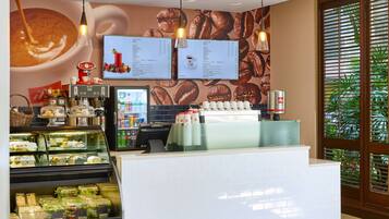 Desayuno completo todos los días (con cargo)