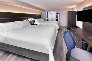 In-room safe, desk, blackout drapes, iron/ironing board - Holiday Inn Express & Suites Mississauga-Toronto Southwest by IHG (Mississauga)