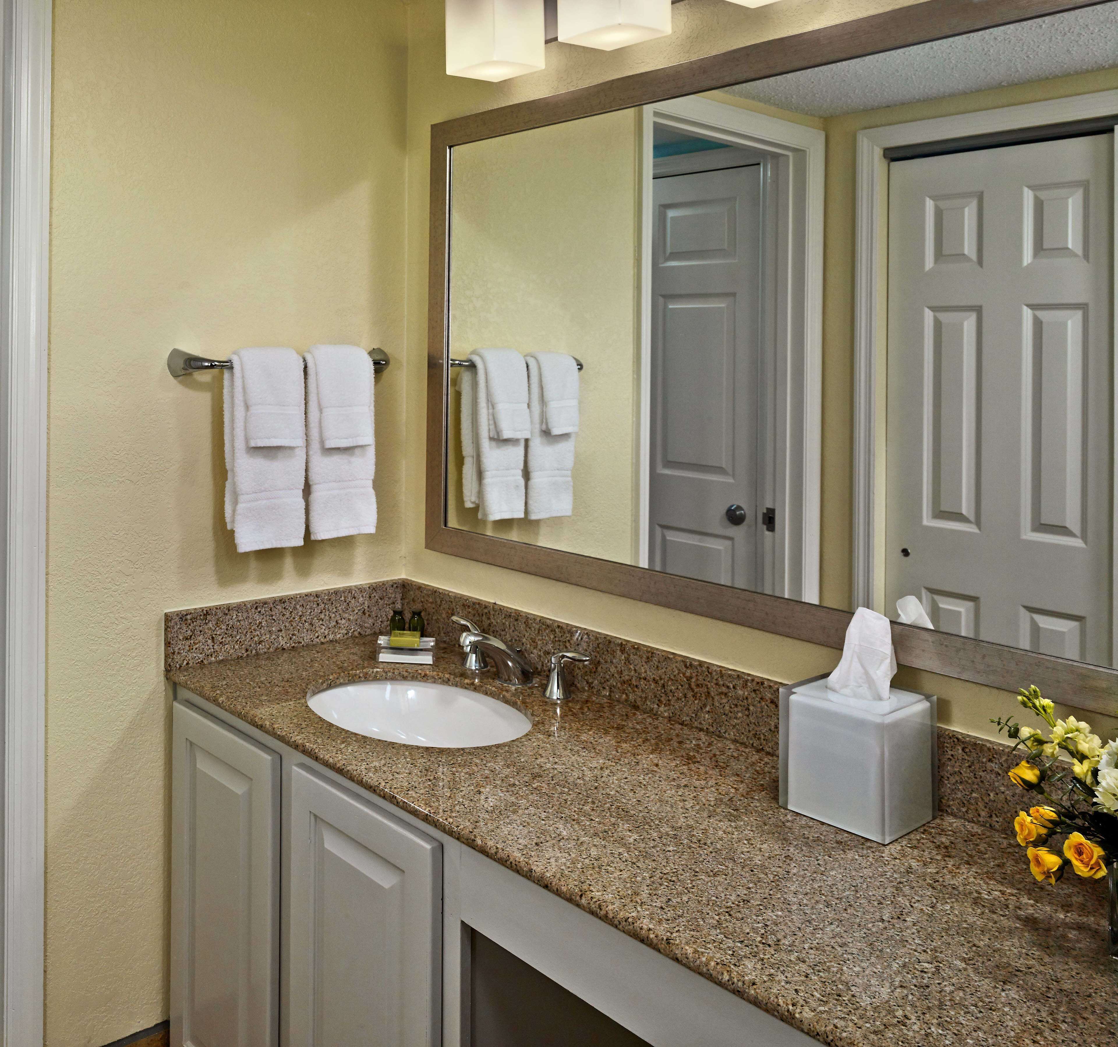studio suite, 1 bedroom | bathroom | separate bathtub and shower, free toiletries, hair dryer, towels