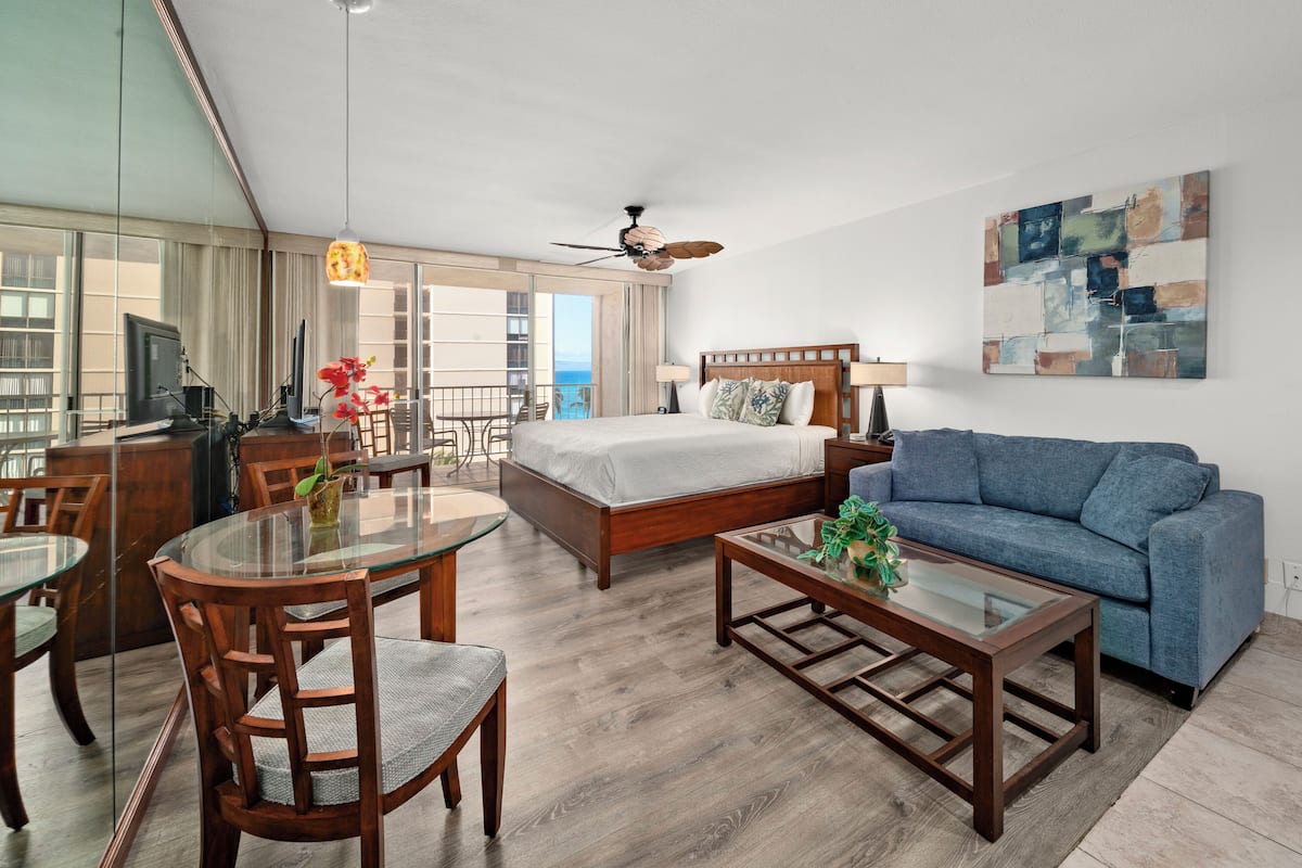 Studio, Ocean View (Unit 619) | Living area