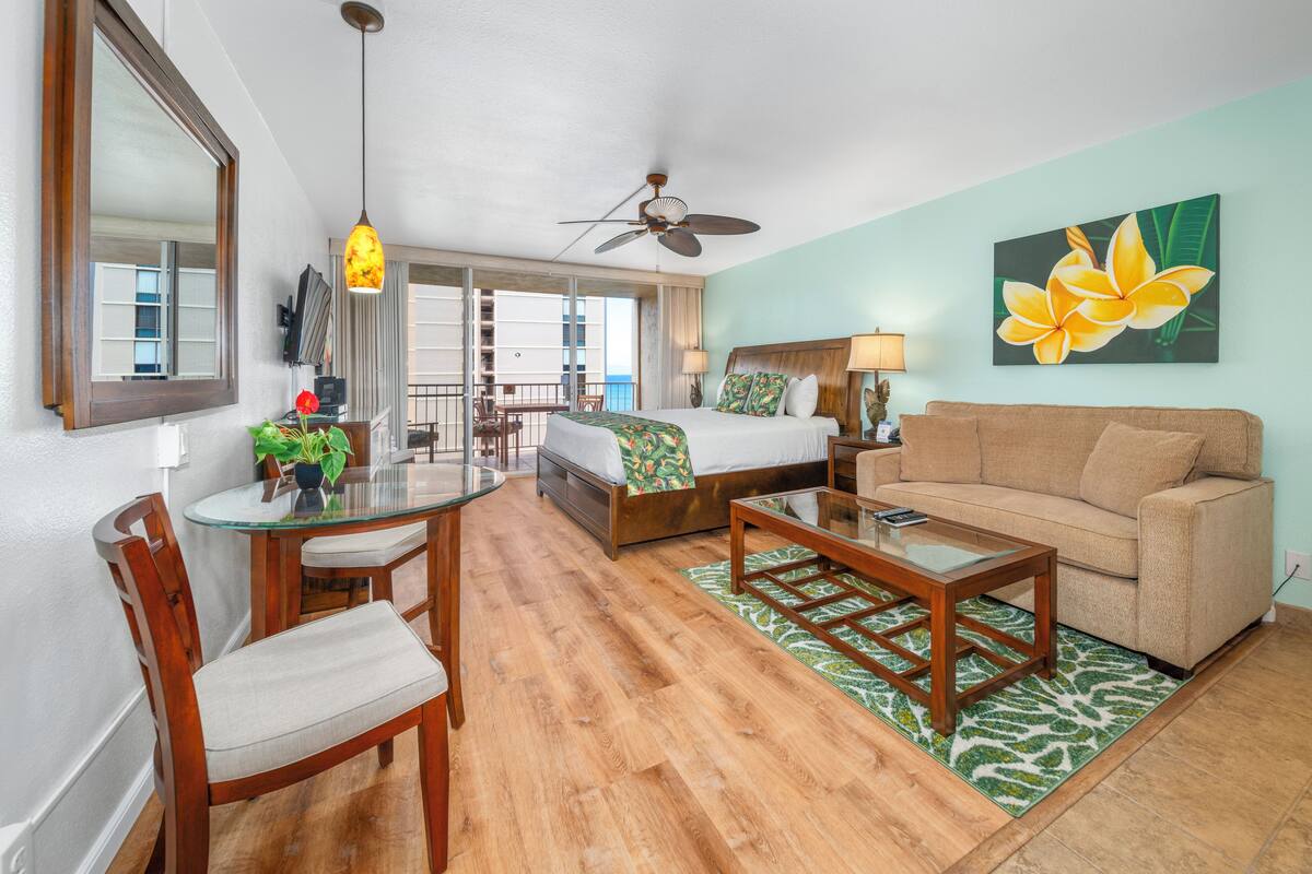 Studio, Ocean View (Unit 719) | Living area | 65-inch Smart TV with cable channels