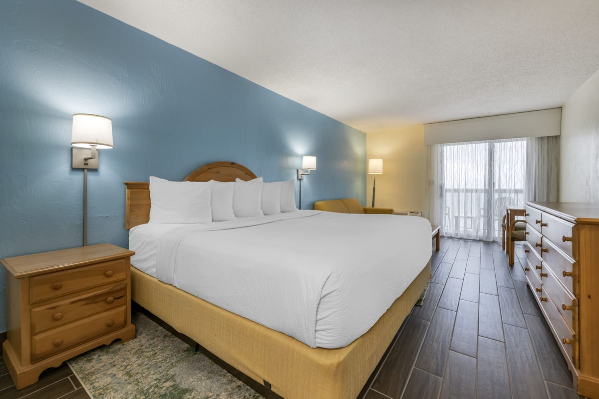 Premium bedding, in-room safe, blackout curtains, iron/ironing board